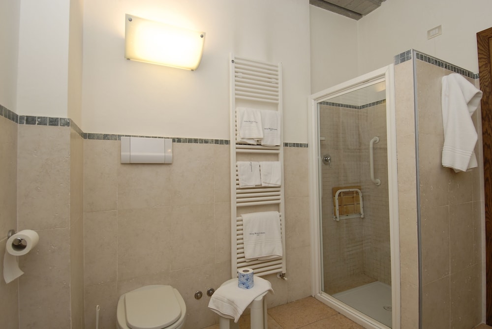 ALBERGO BIANCHI STAZIONE 47/50