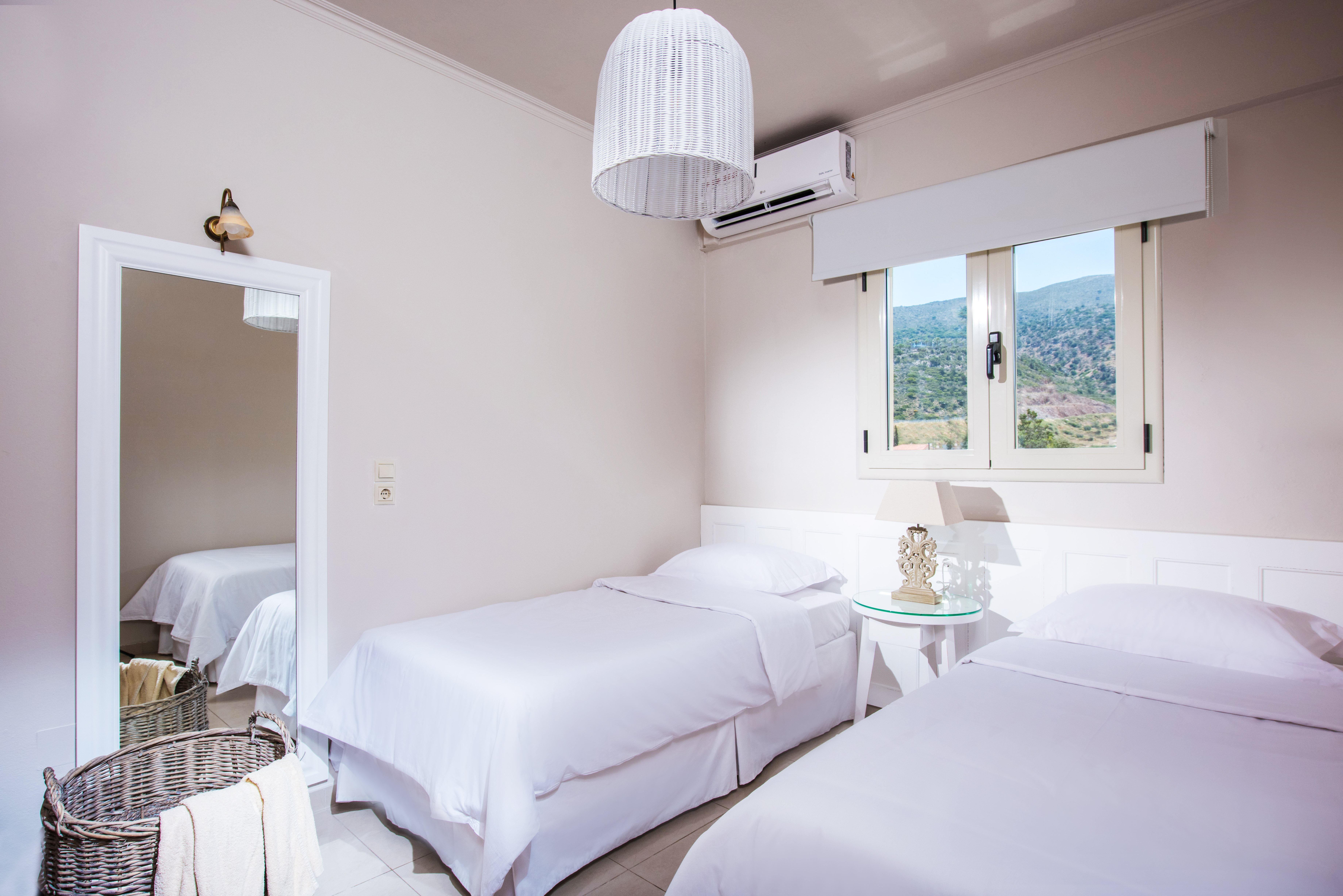 Suite, Sea View