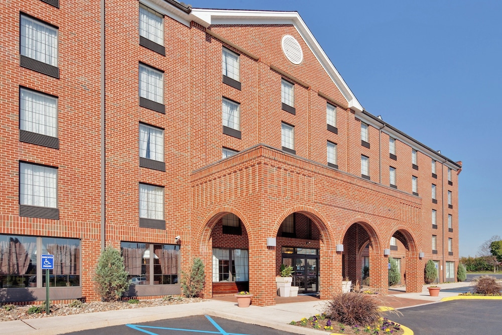 Holiday Inn Express Harrisburg East 6/71