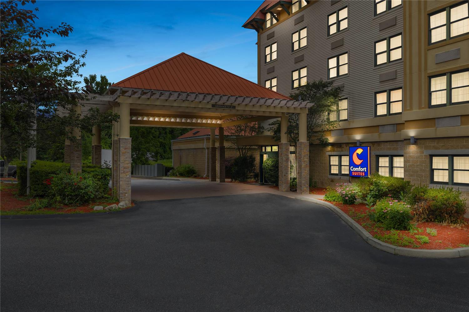 Comfort Suites Near Casinos 22/25