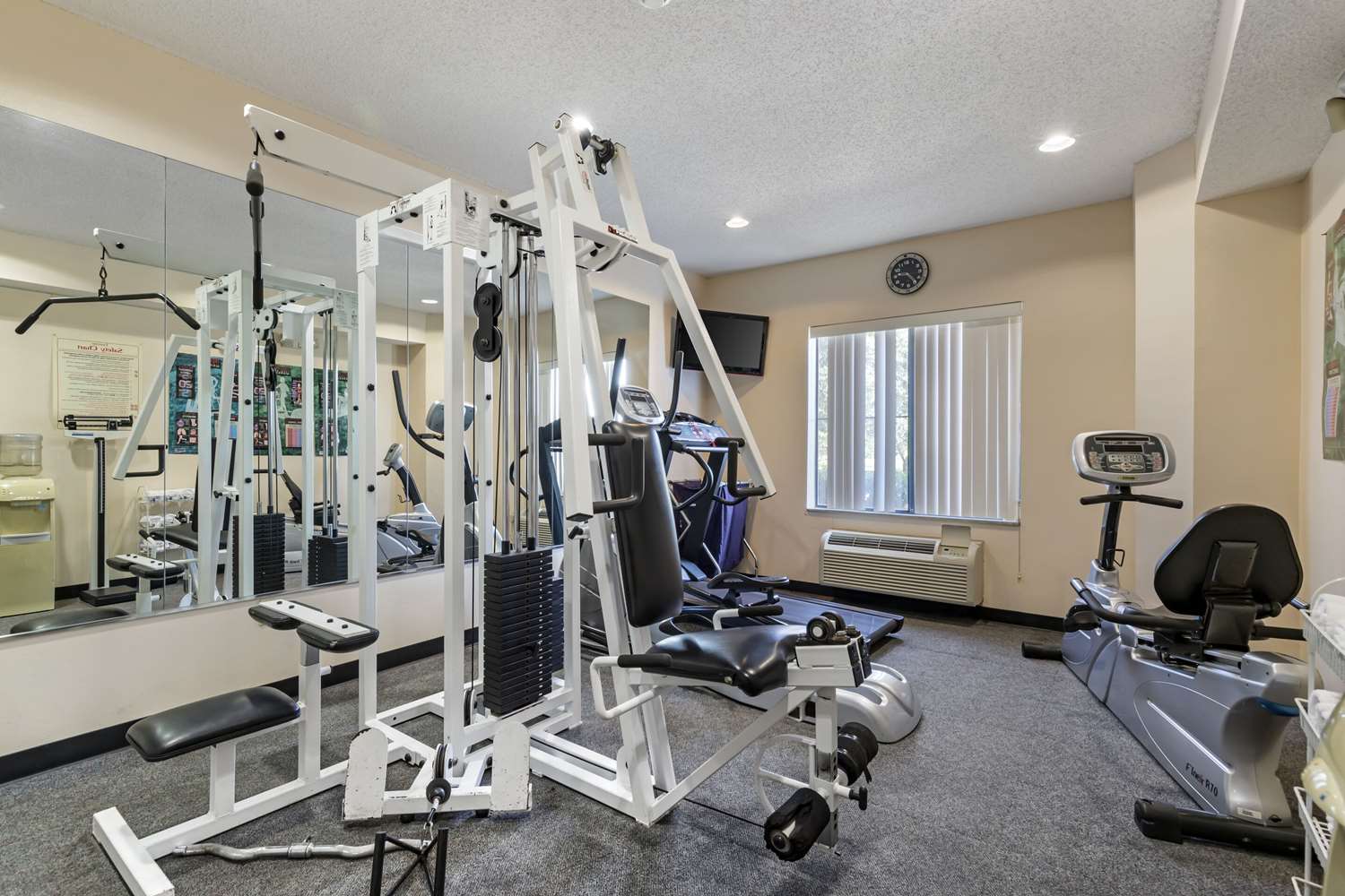 Comfort Inn and Suites Seguin, TX 18/37