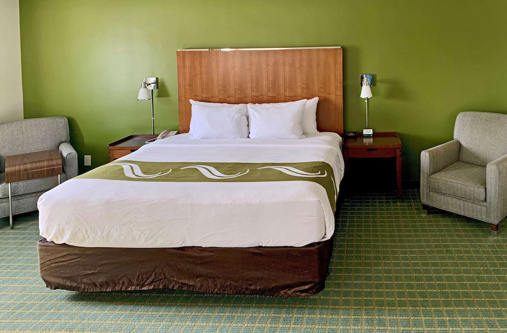 Quality Inn Lexington Horse Park 8/38