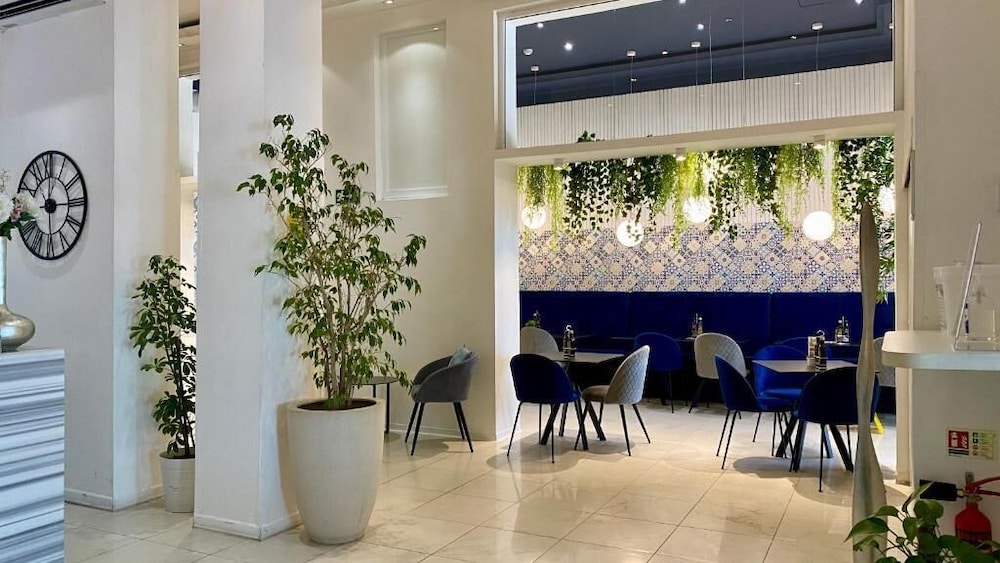 SLIEMA MARINA HOTEL 53/70