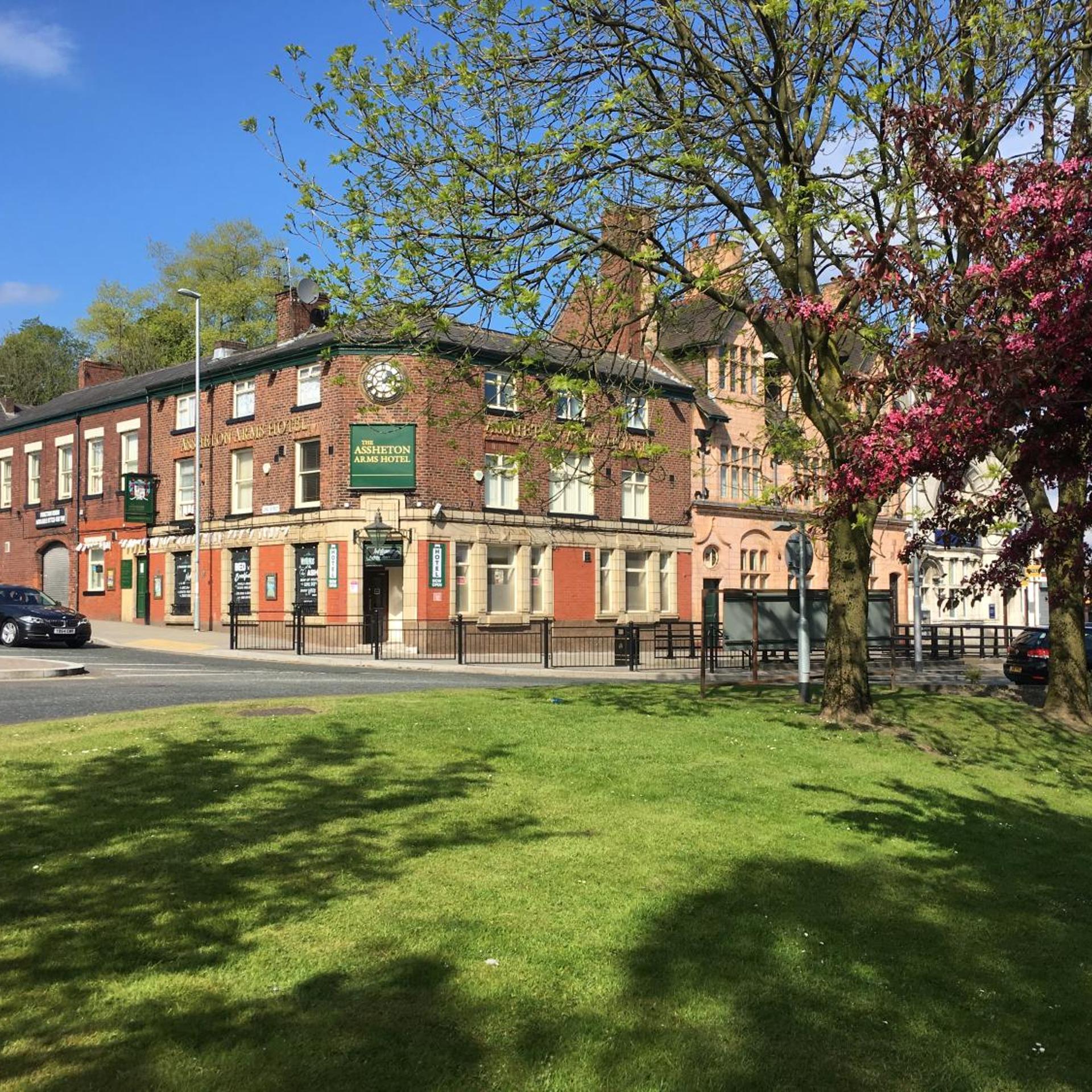 Assheton Arms Hotel 6/44