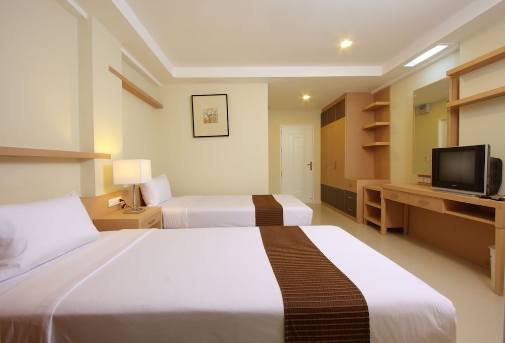 Sunday Platinum Suites 19/50