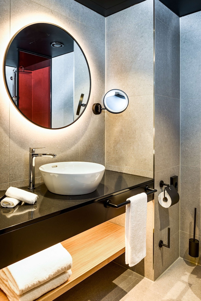Radisson RED Vienna 33/69