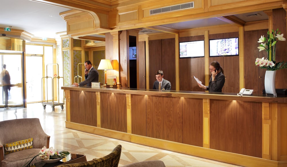 Hotel Rochester Champs-Elysees 8/68