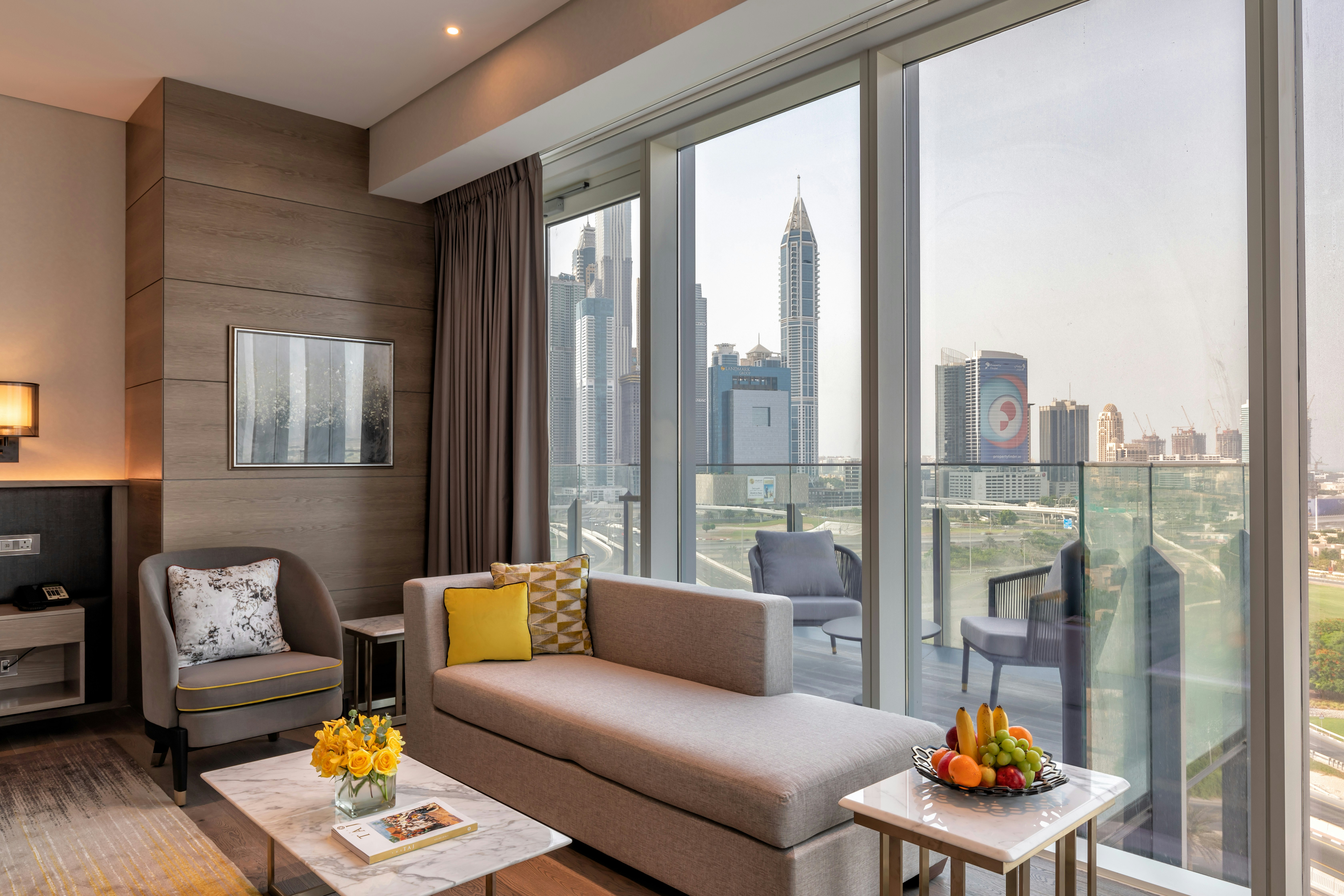Taj Jumeirah Lakes Towers 48/77