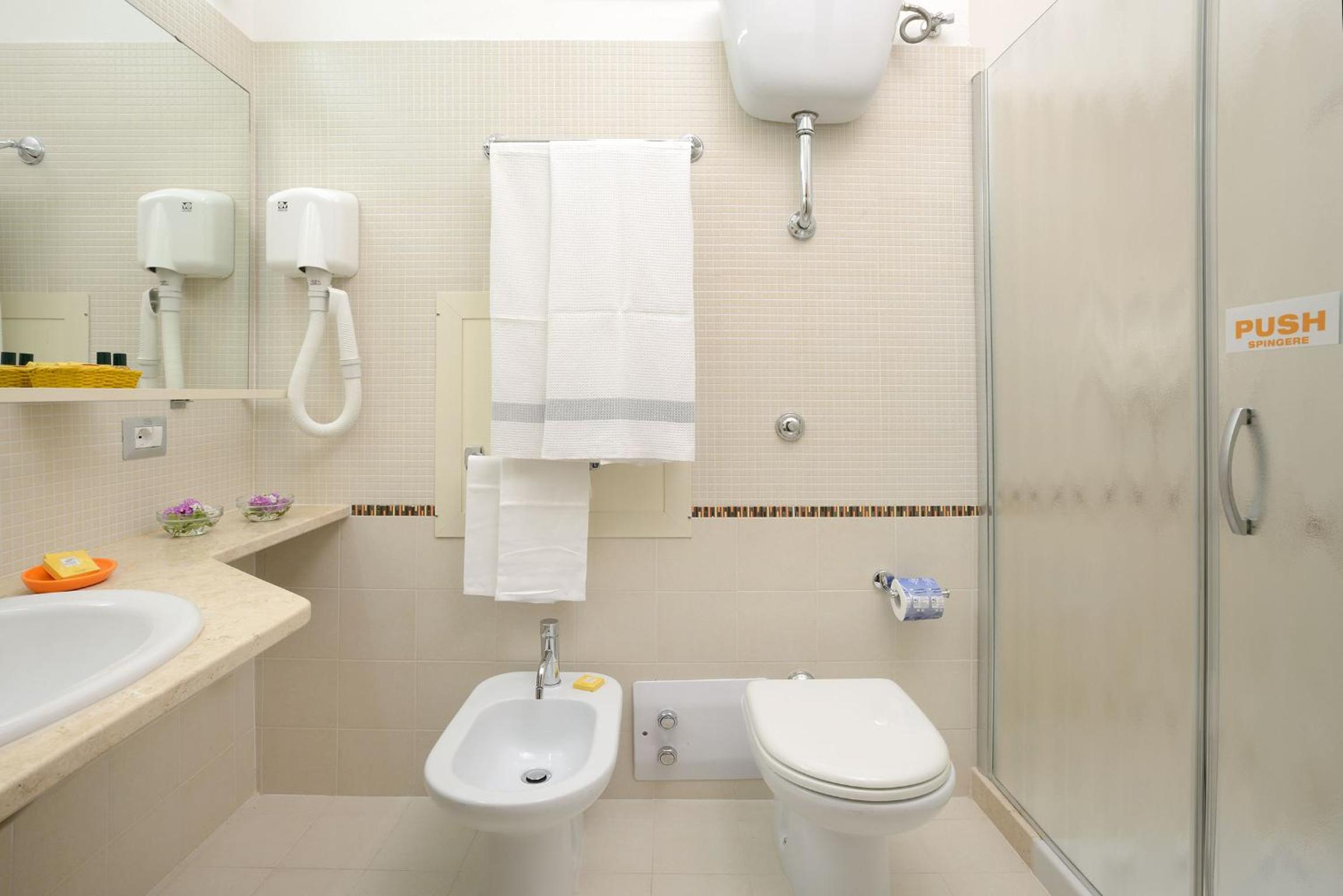 غرفة بسرير مزدوج أو سريرين منفصلين، Hotel Oasis Alghero 9/10