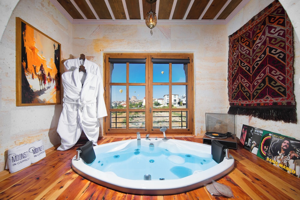 Moonstone in Cappadocia 22/47