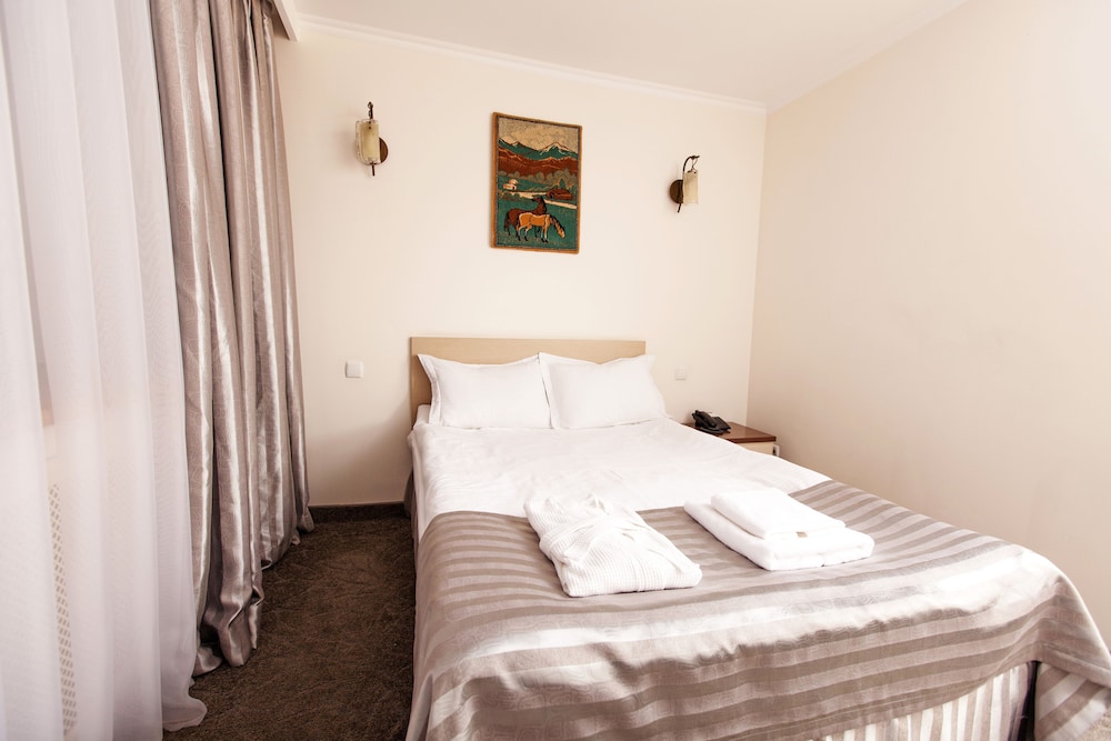 Alma Hotel 14/76