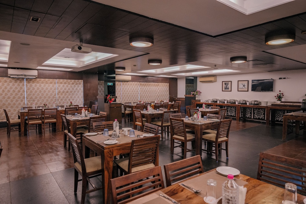 Hotel Clarks Collection Vadodara 35/50