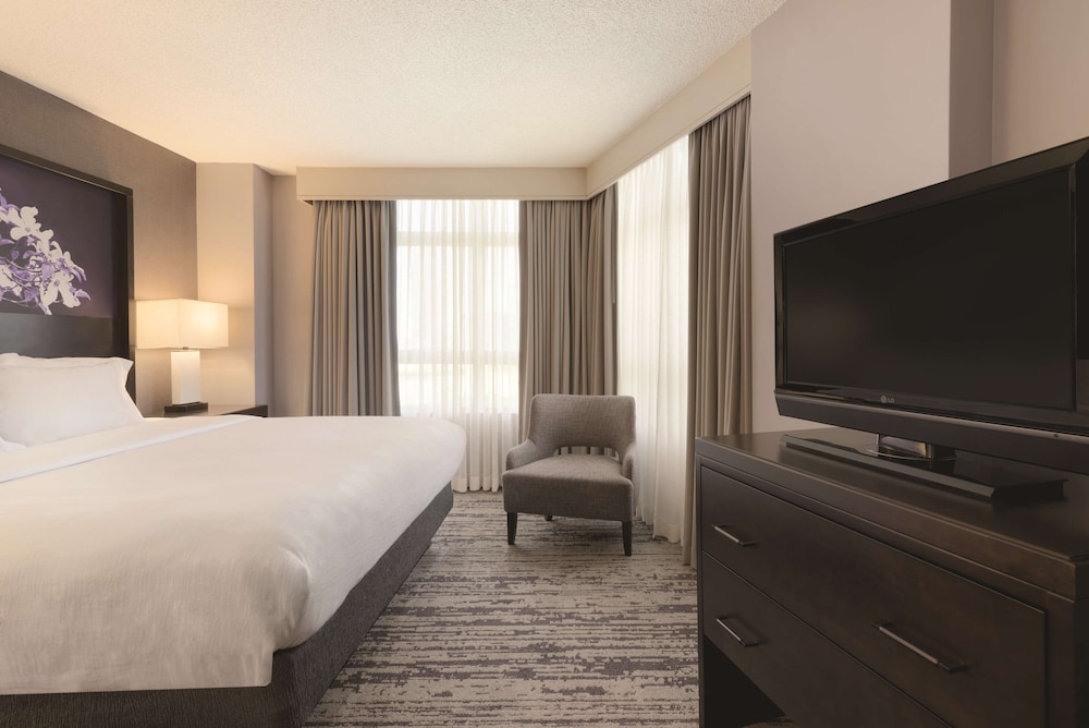 Embassy Suites by Hilton Atlanta at Centennial Olympic Park 14/69