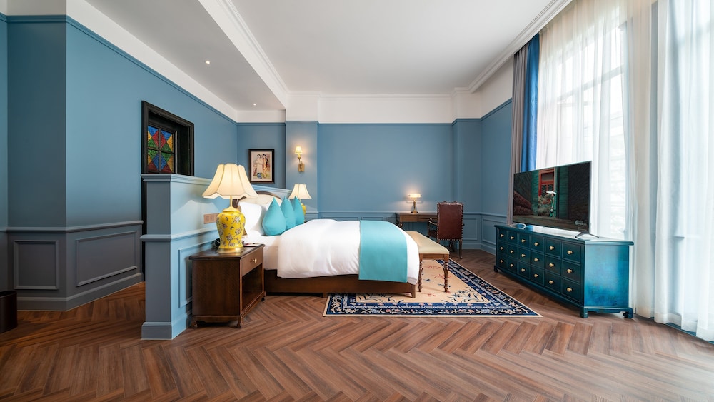 Premium, King Bed, Courtyard View