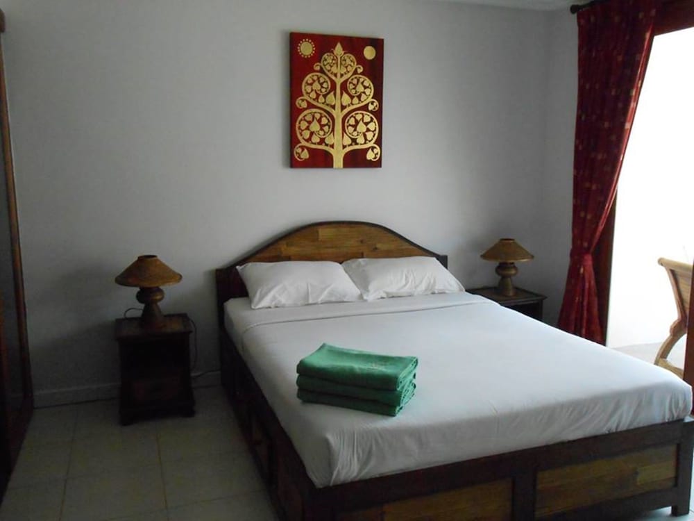 Papillon Residence 8/18