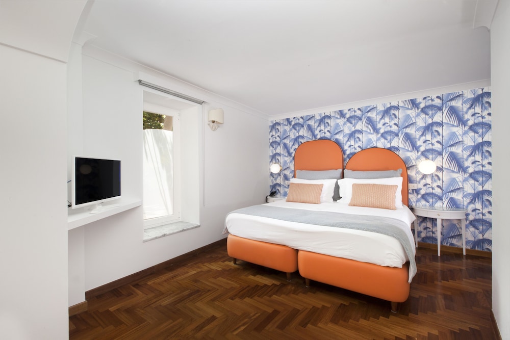 Relais Villa Savarese 28/78