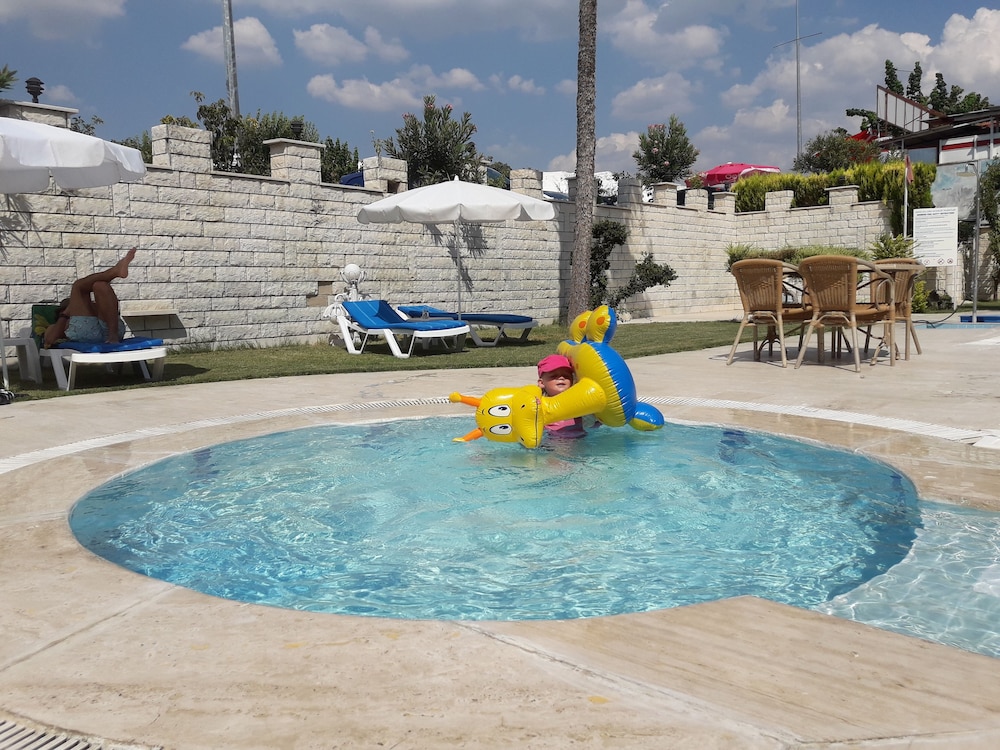 Hal-Tur Hotel 32/50