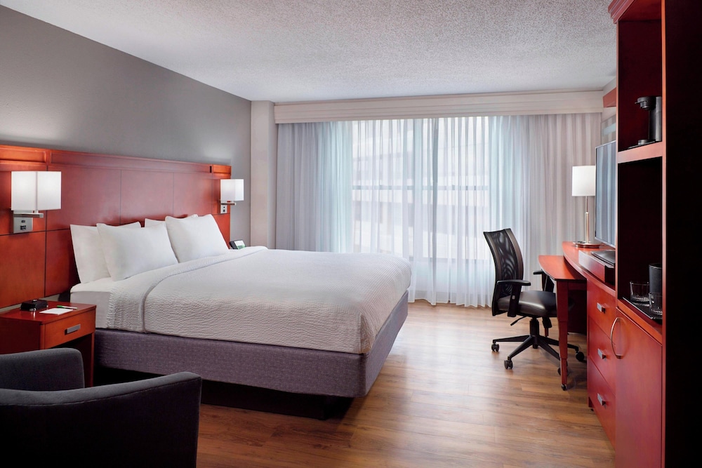 Room at Courtyard Atlanta Decatur Downtown Emory, DECATUR - GA