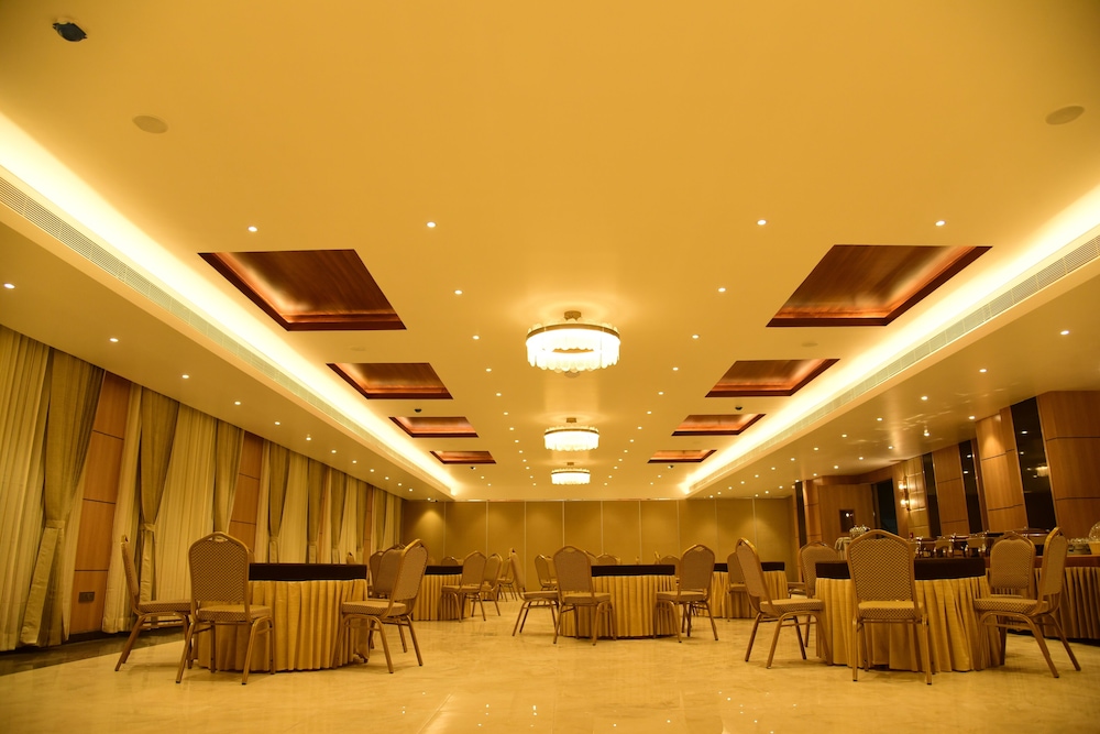 Hotel Grand Serene Mysore 25/31