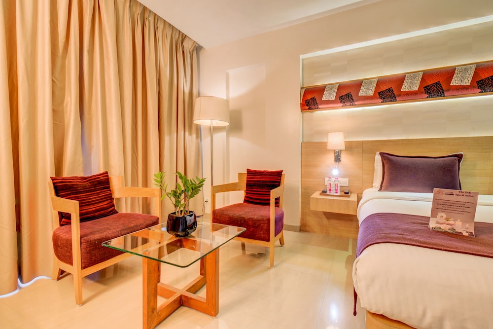 The Ssk Solitaire Hotel & Banquets 32/50