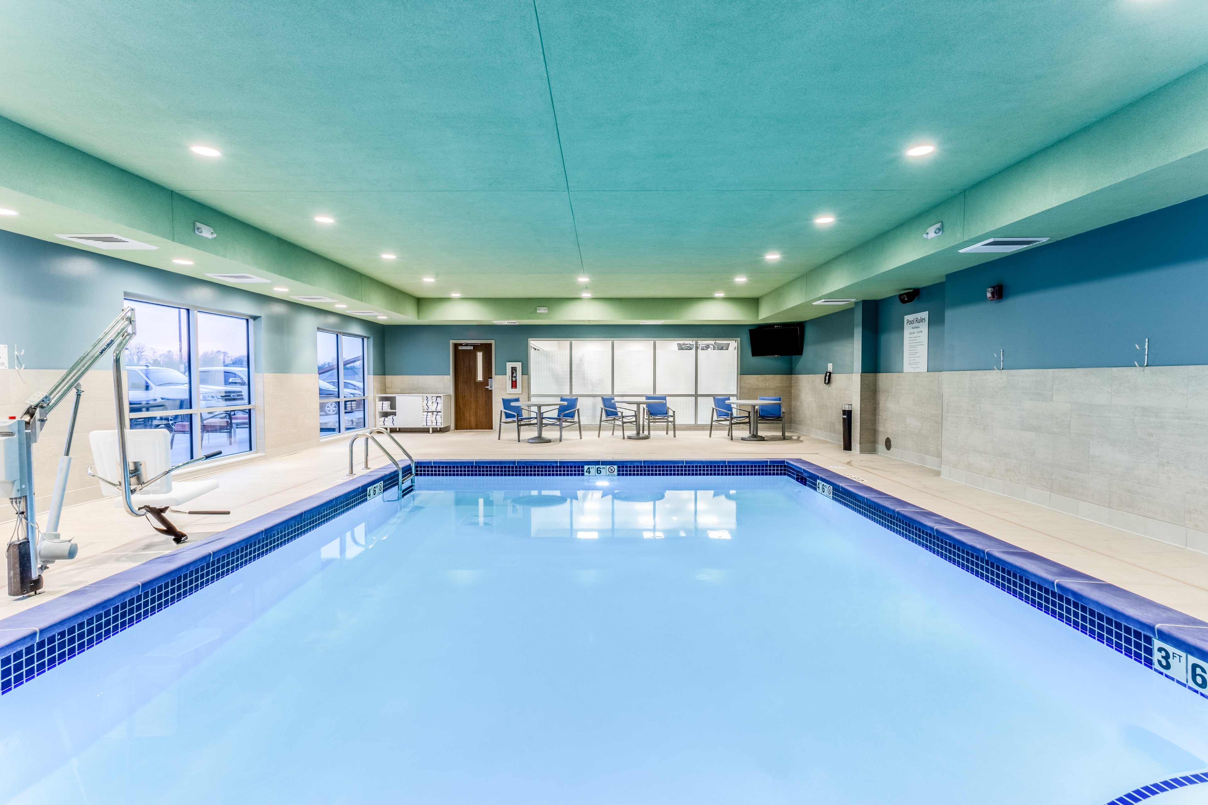 Holiday Inn Express Suites Springfield North 31/60