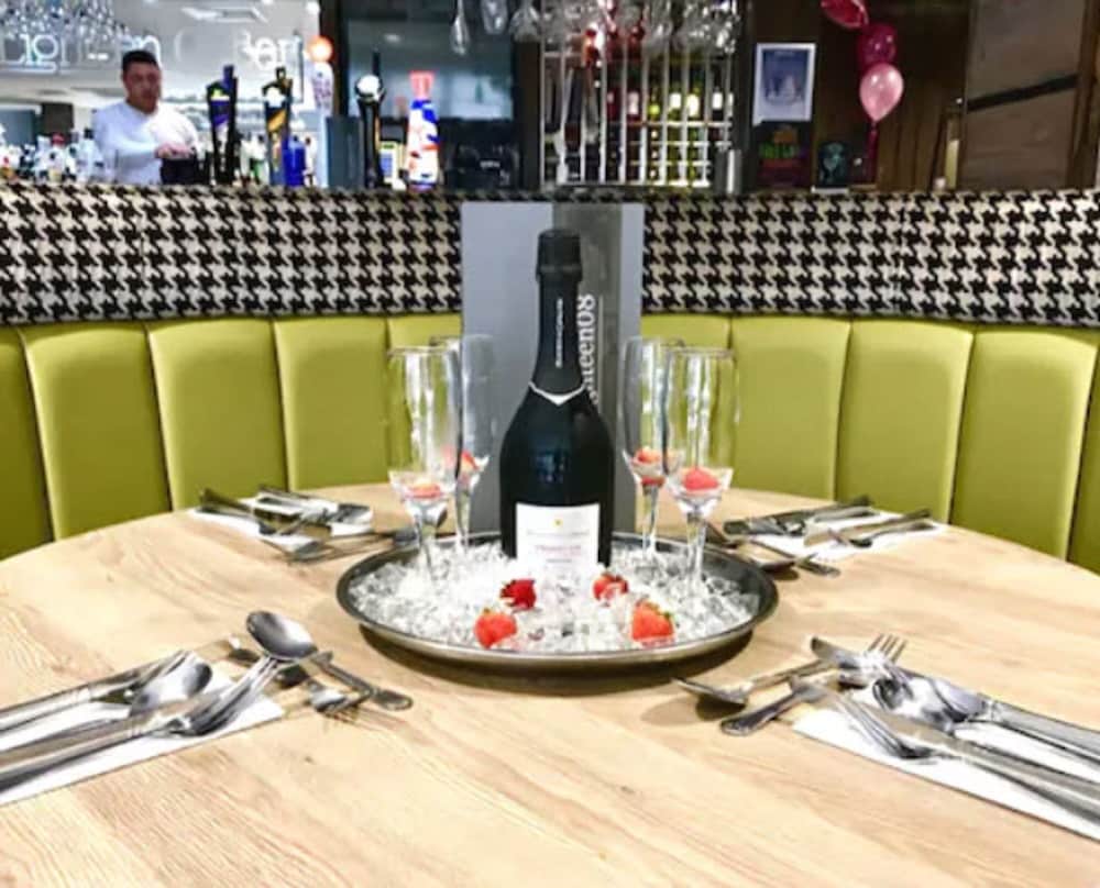 The Tontine Hotel 45/64