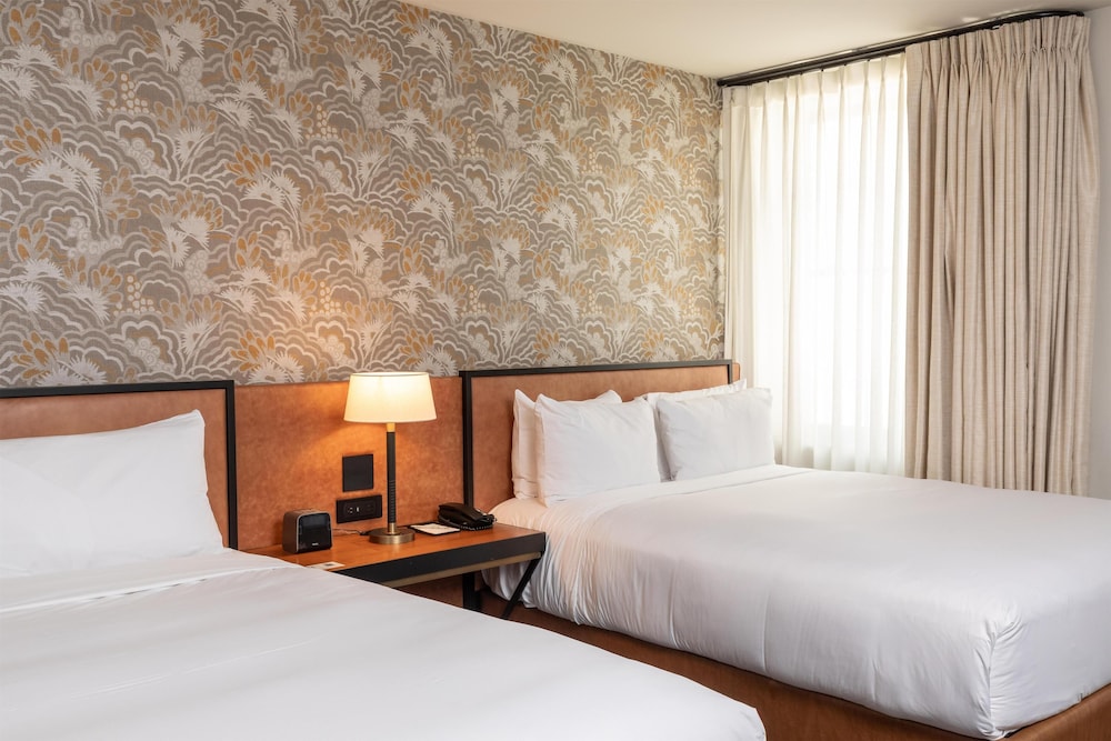 ROOM, 2 QUEEN BEDS, ACCESSIBLE