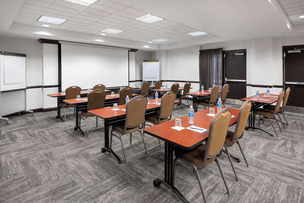 Hyatt Place Mystic 52/61