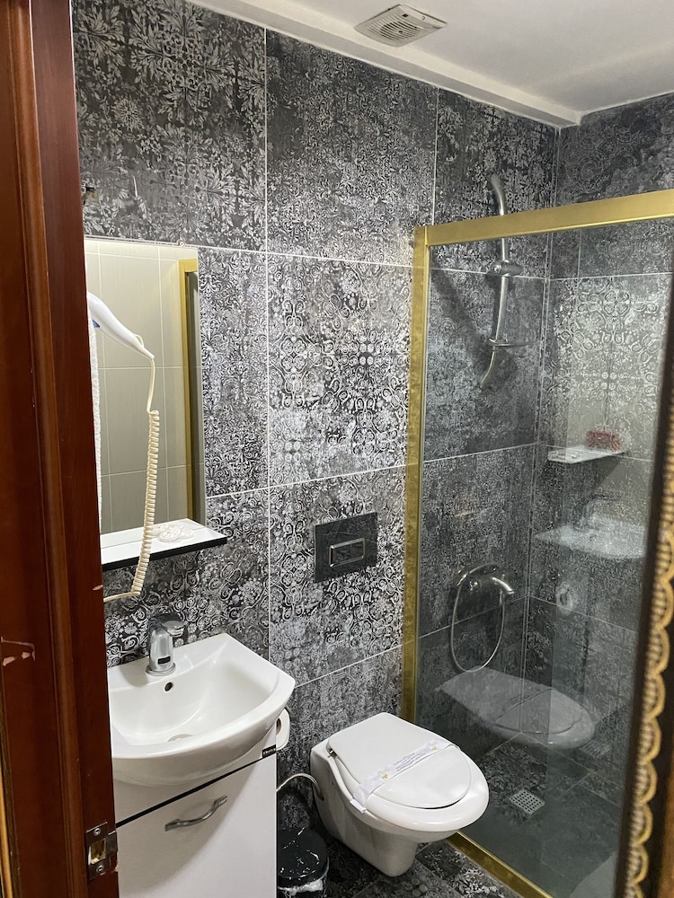 Grand Merin Hotel 13/63