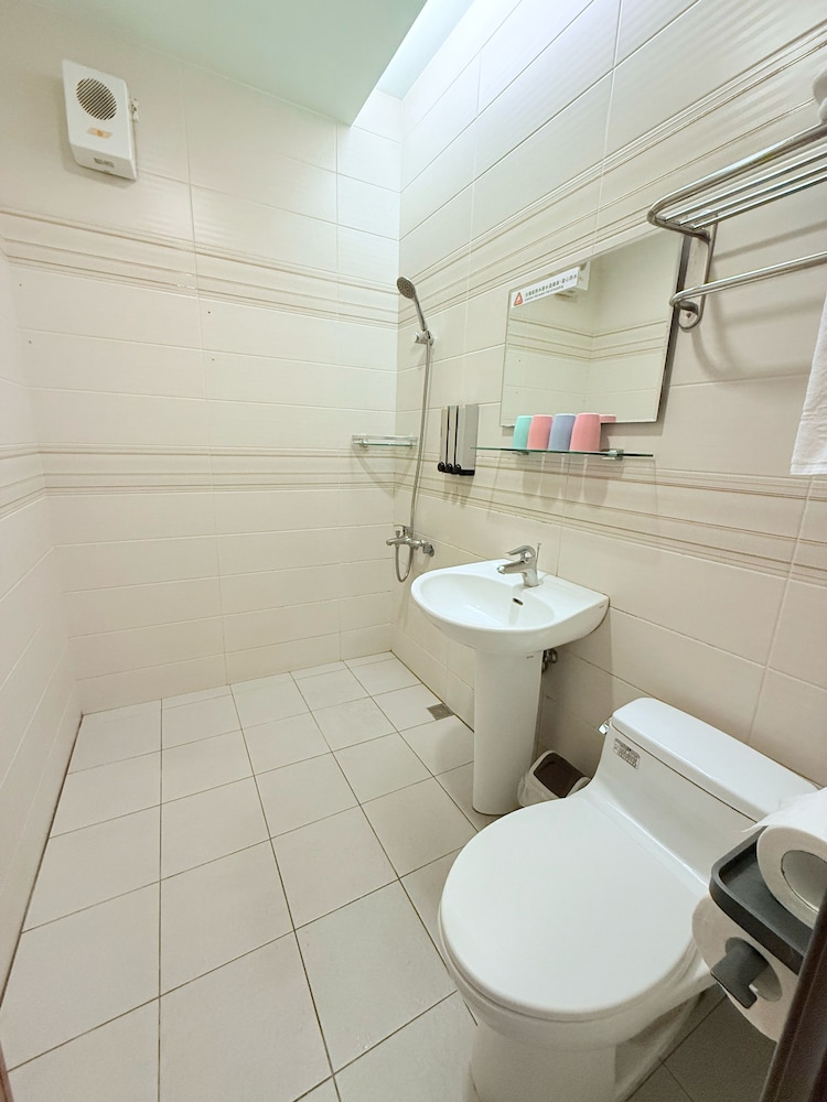 Lunatis Bay Hotel 49/50