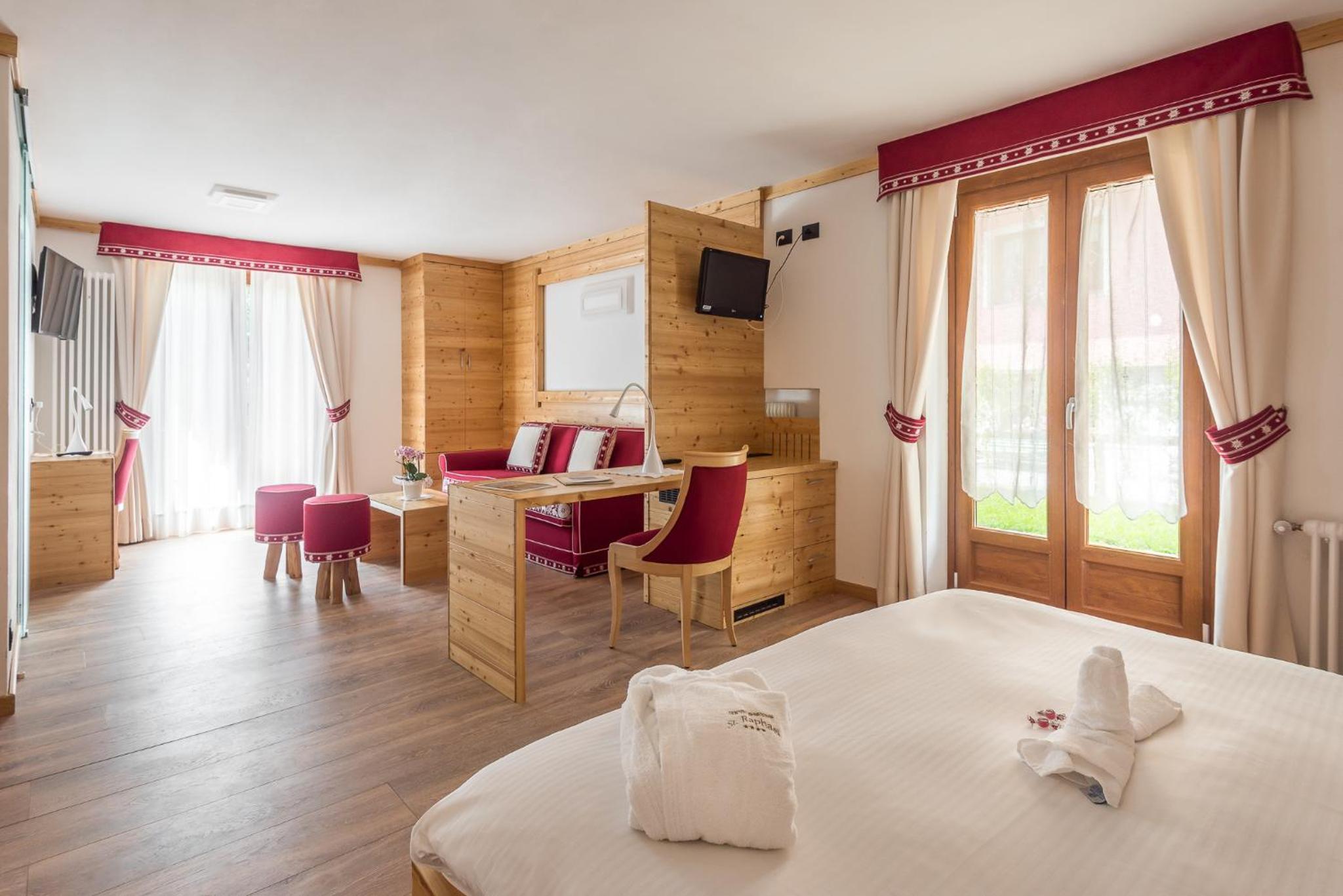 Hotel St. Raphael 24/53
