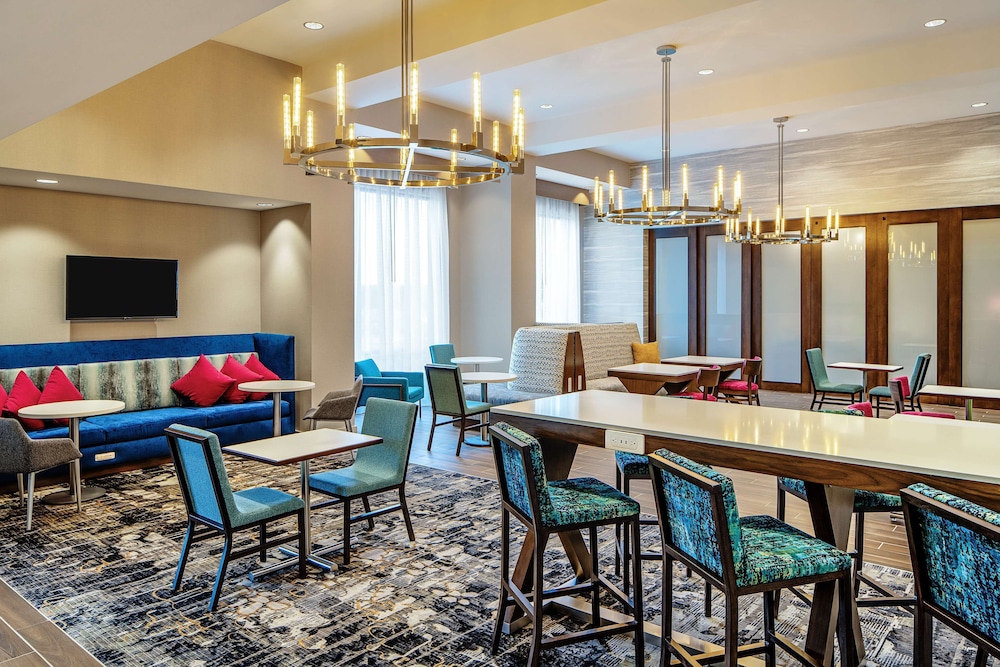 Hampton Inn Suites Raleigh Midtown Nc 26/32