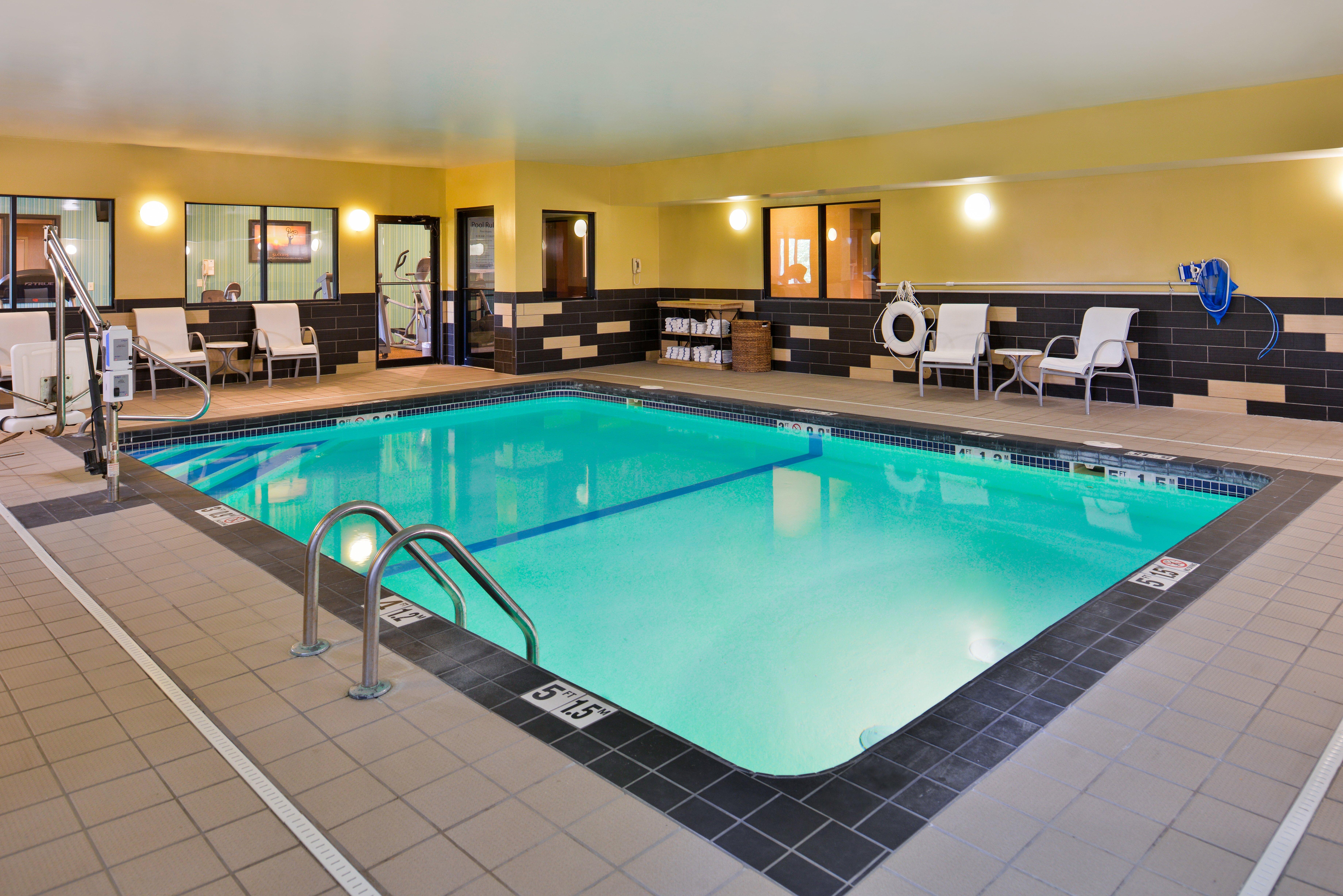 Holiday Inn Express Hotel and Suites Topeka West I-70 Wanamaker 39/62