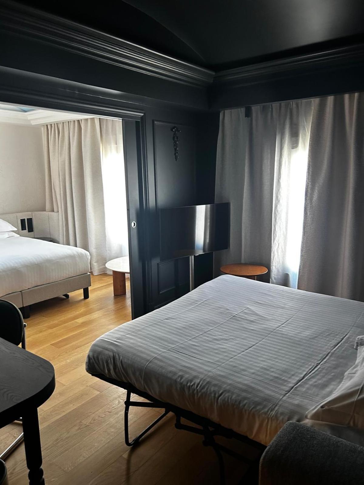 Monceau, Suite, King Bed, Sofa، Le Mathurin Hotel & Spa 2/10