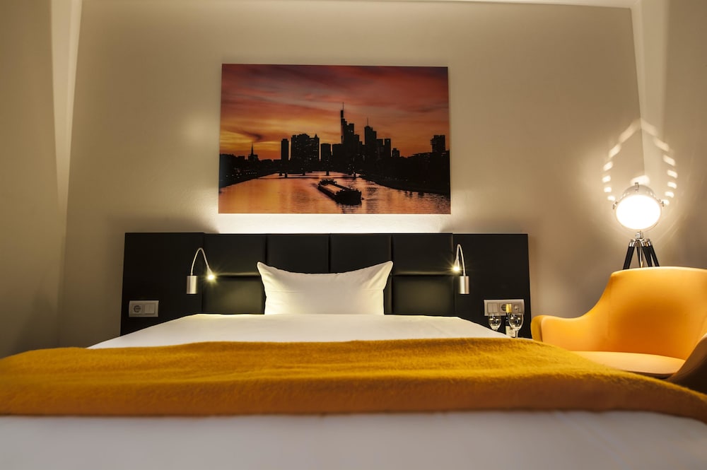 Turm Hotel 30/44