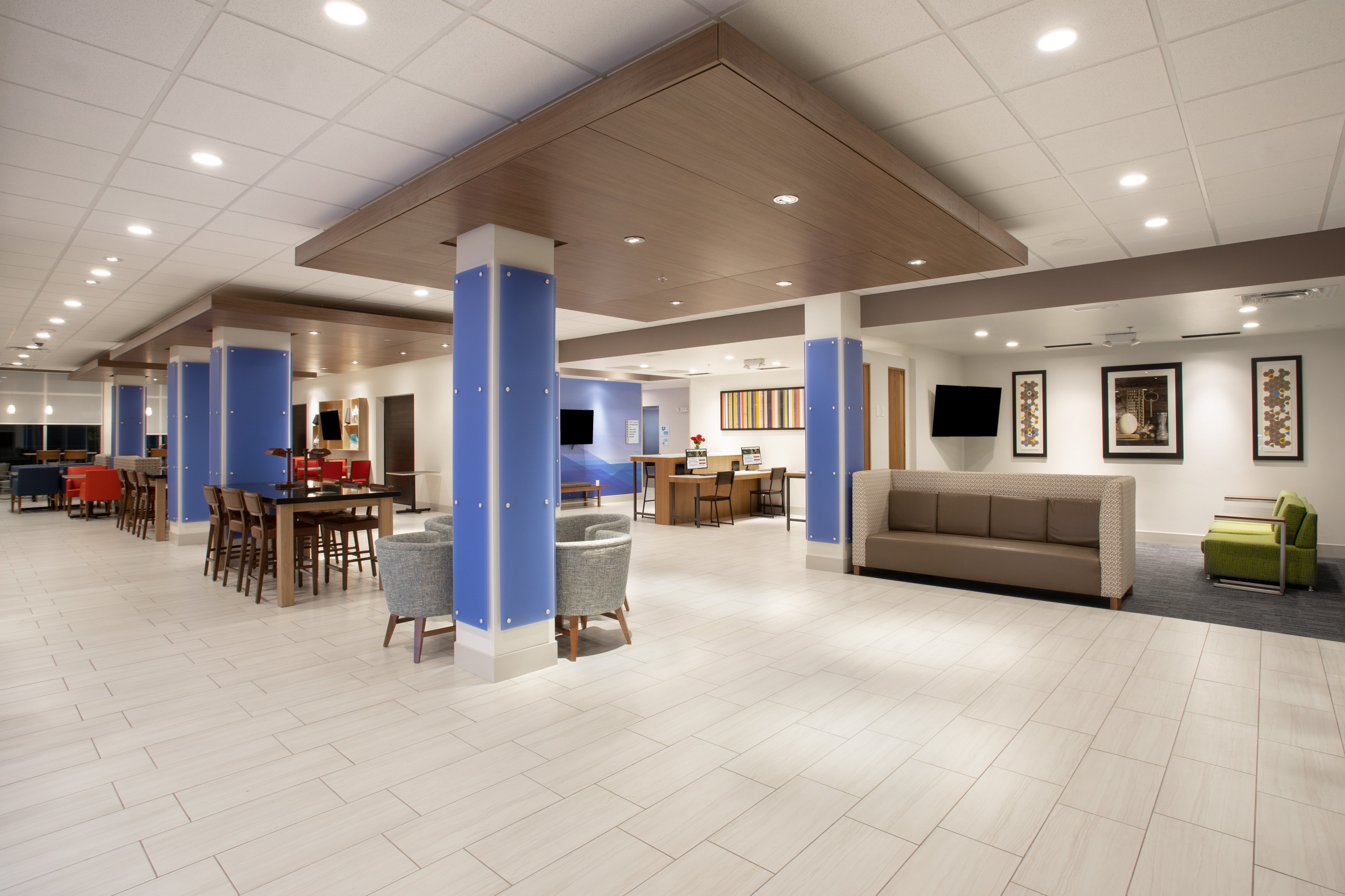 Holiday Inn Express and Suites Sioux City North Event Center an IHG Hotel 20/70