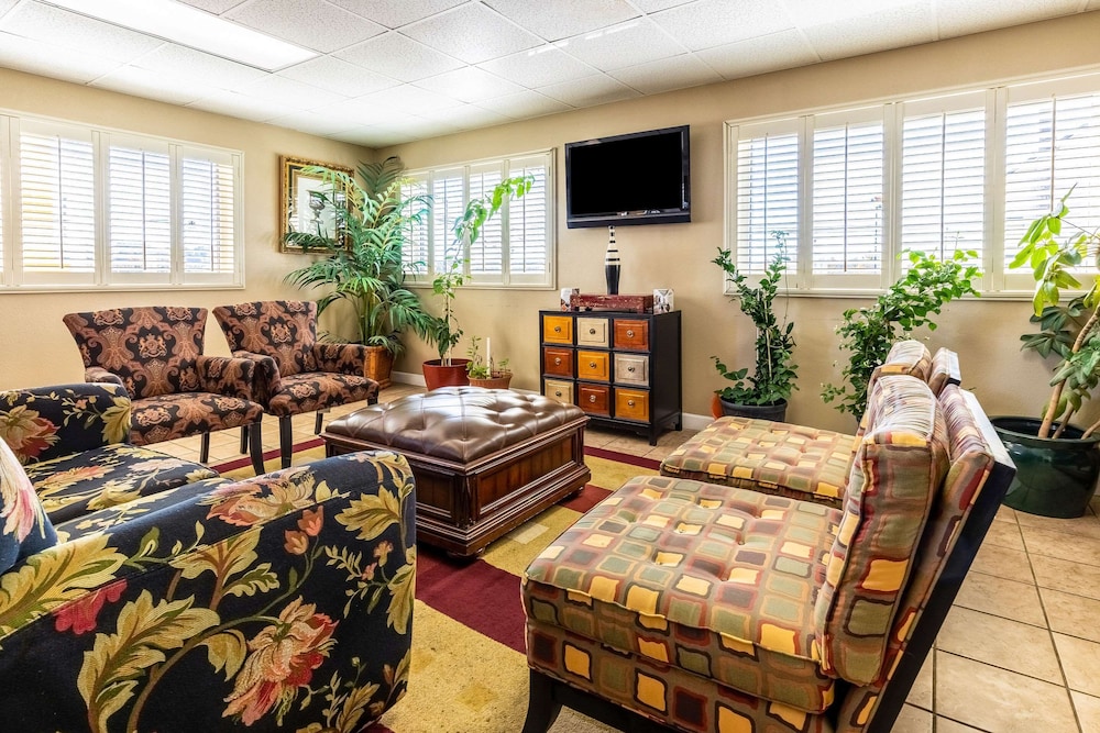 Econo Lodge Knoxville West - Turkey Creek 27/33