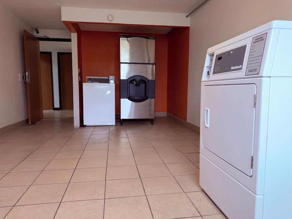 Motel6 Albert Lea, MN 16/59