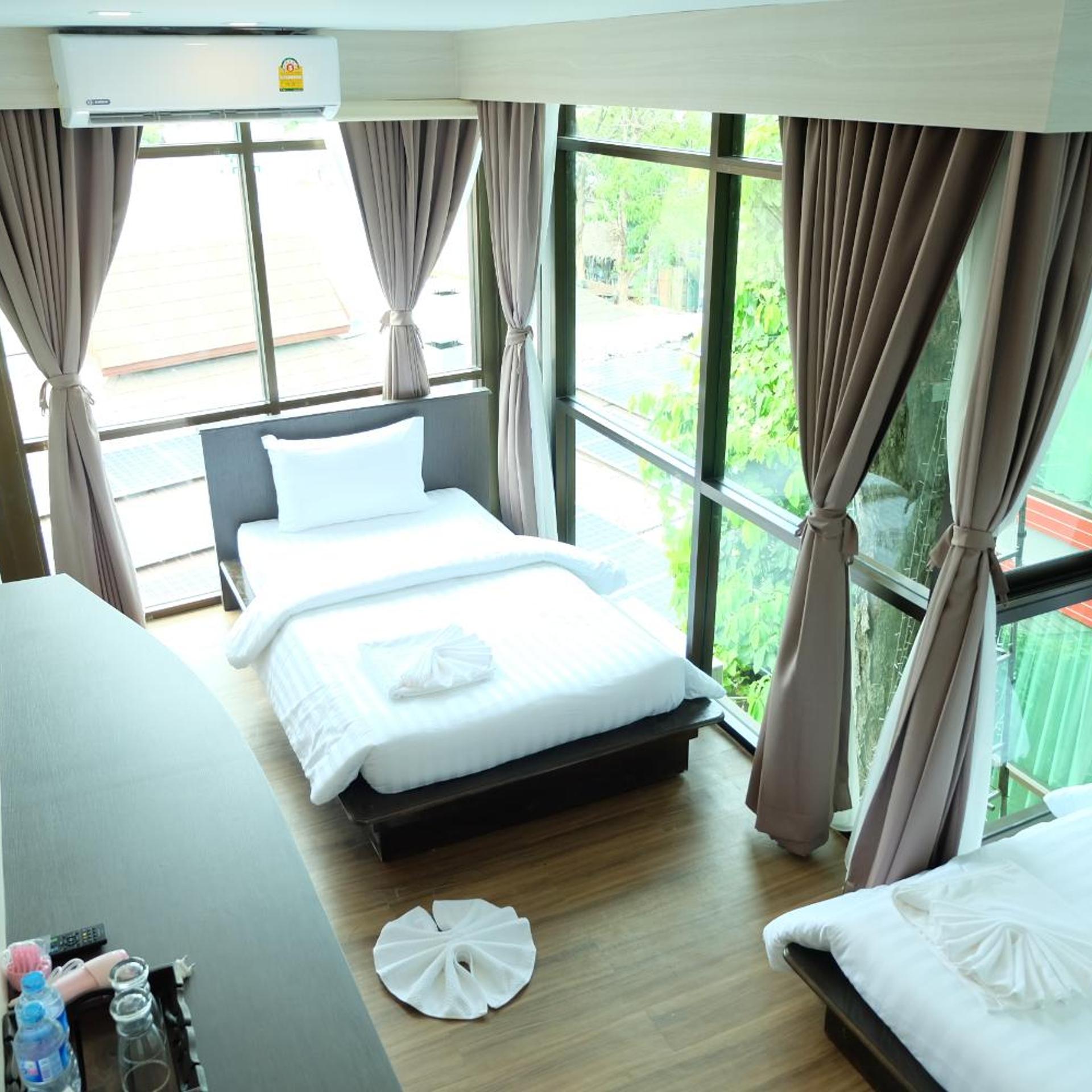A Plus Deluxe Hotel 25/68