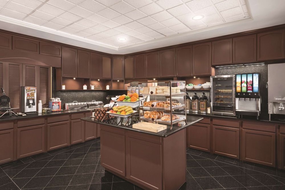 Country Inn & Suites by Radisson Schaumburg IL 24/33