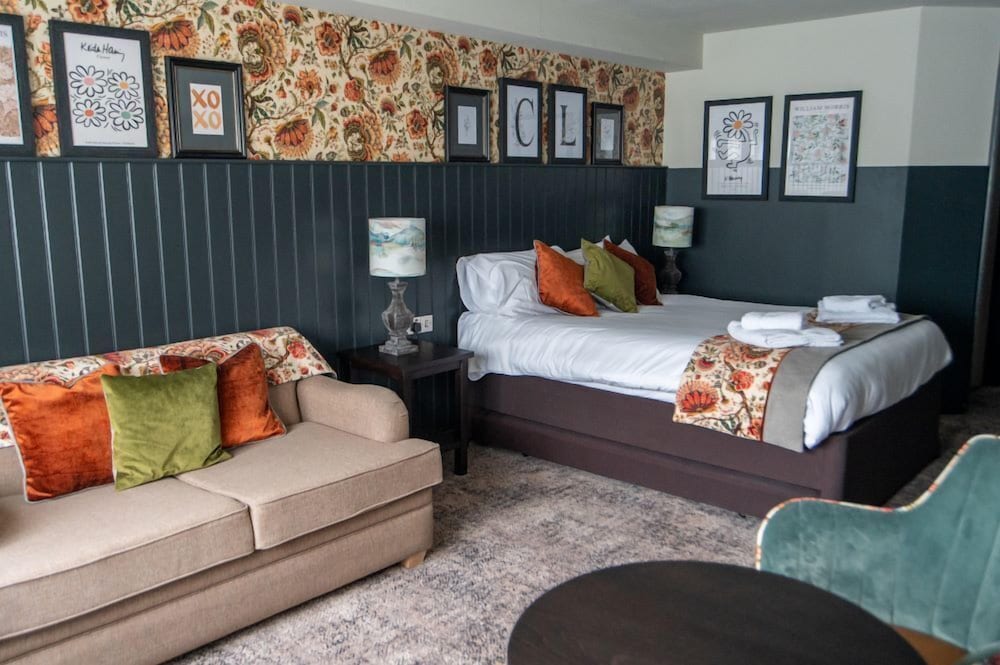 Cat and Lion Country Pub and Hotel 13/51