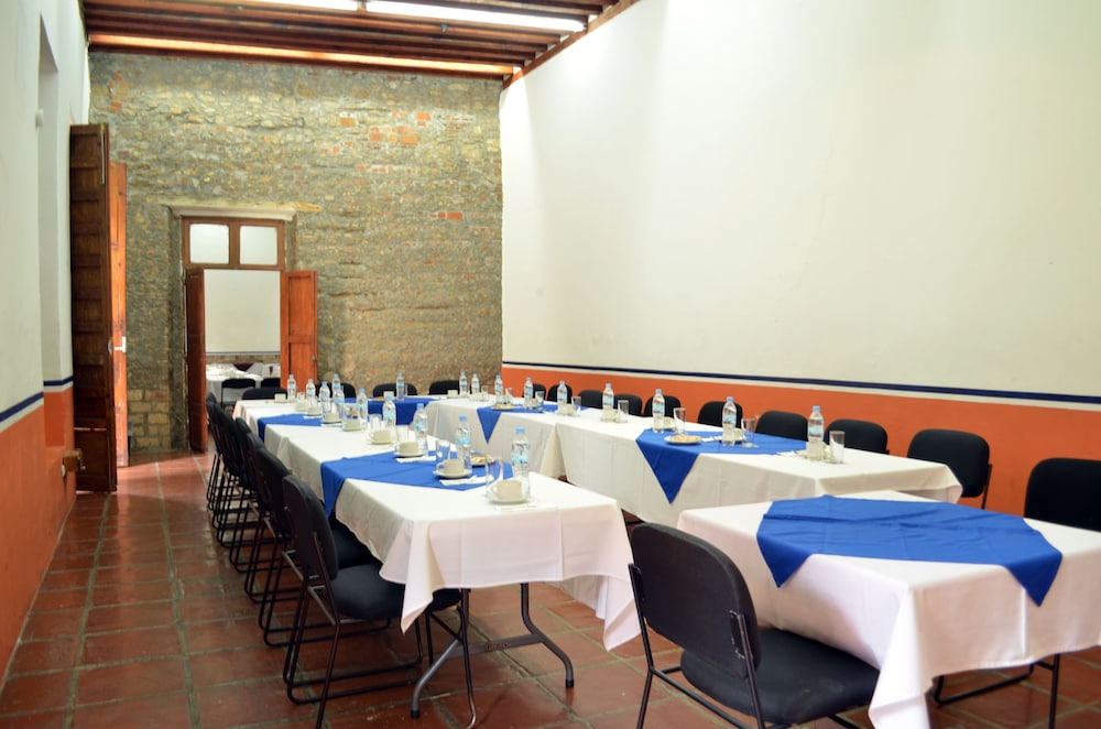 Howard Johnson by Wyndham Morelia Calle Real 52/63
