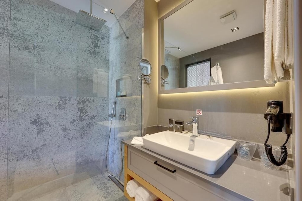 Celeste Bella Luxury Hotel and Spa 46/47