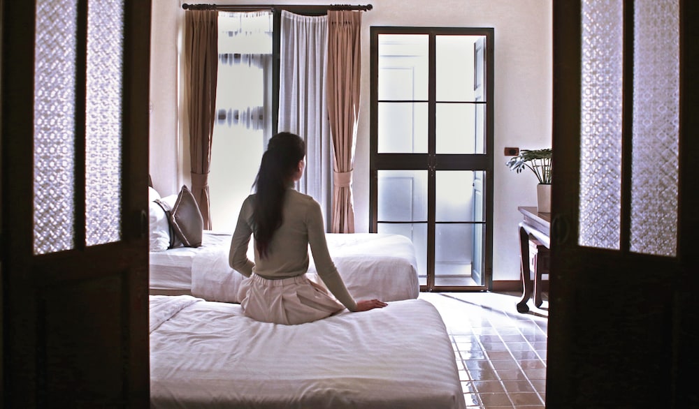 Yesterday Hotel 30/72