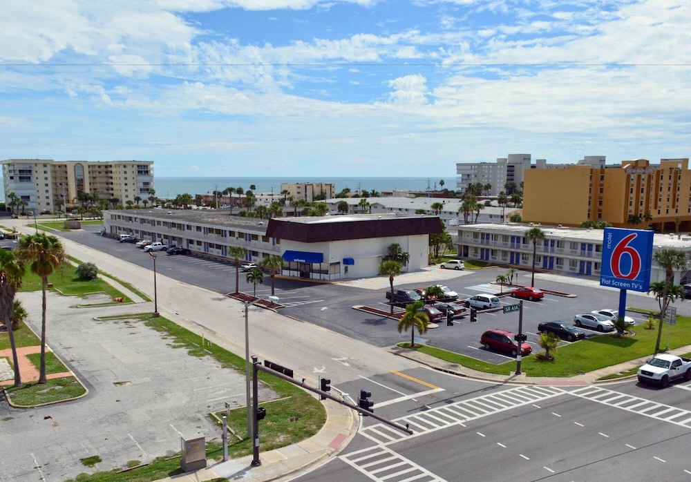 Motel6 Cocoa Beach, FL 53/61