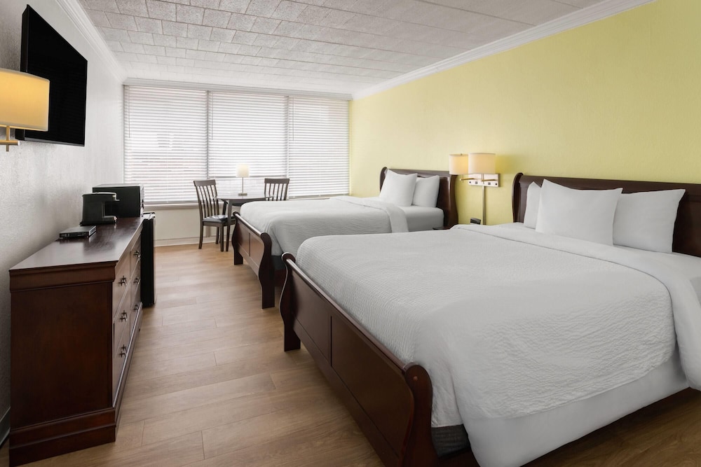 Room, 2 Queen Beds