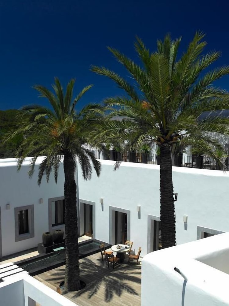 The Giri Residence Hotel & Spa 28/39