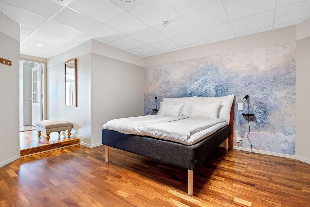Home Hotel Grimstad 15/61
