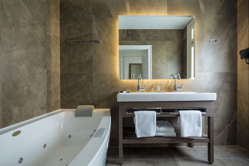 3sixty Hotel Suites 49/50