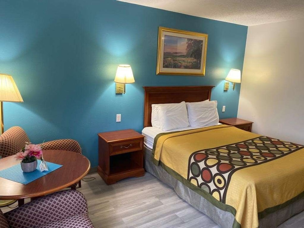 Americas Best Value Inn West Frankfort 13/30